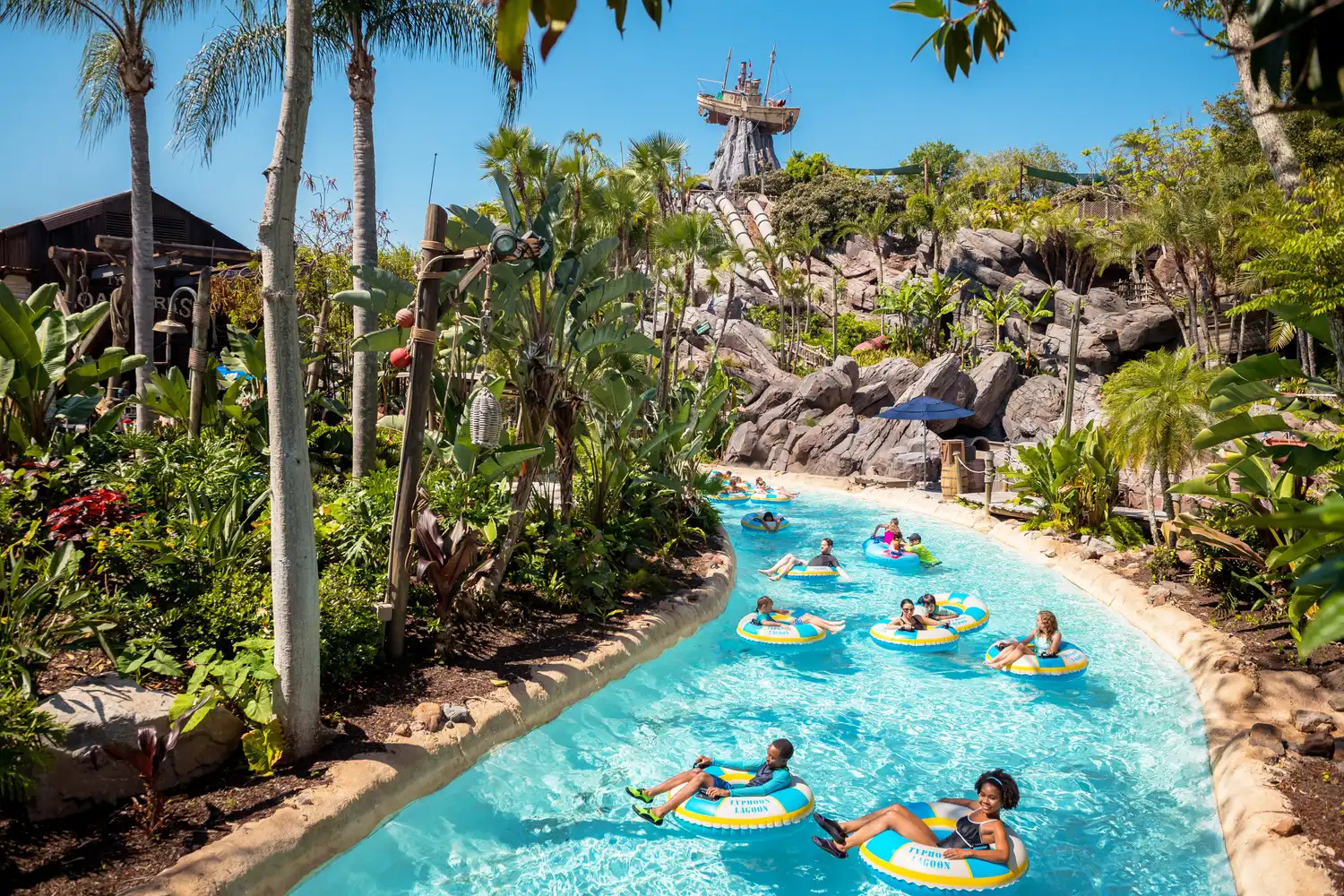 Disney’s Typhoon Lagoon vs Blizzard Beach
